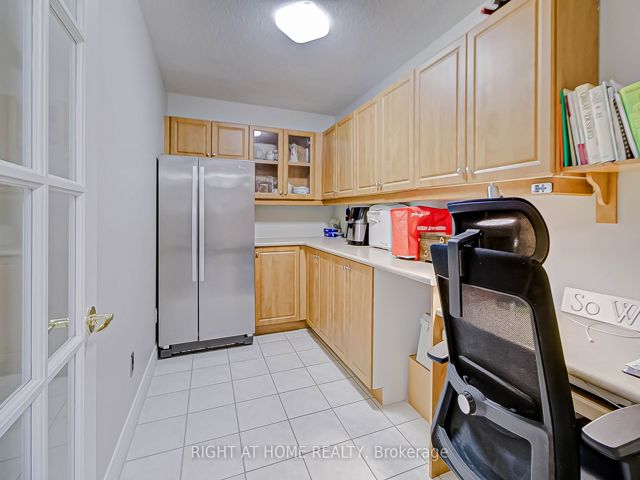 517 - 138 Bonis Ave