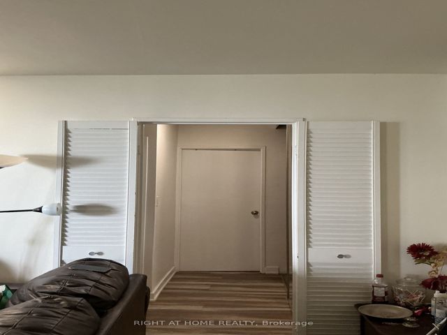 1504 - 5 Massey Sq