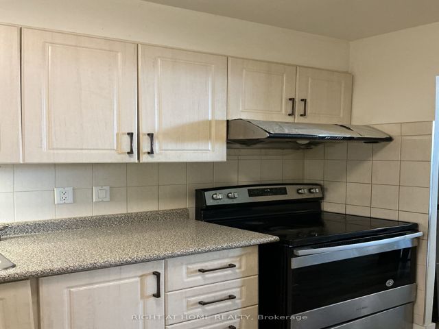 1504 - 5 Massey Sq