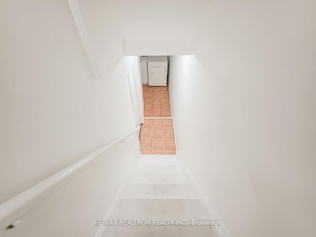 59 - 275 Broadview Ave