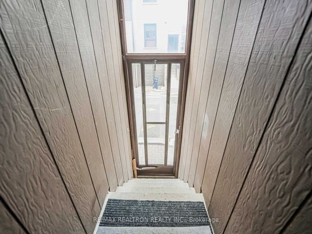 59 - 275 Broadview Ave
