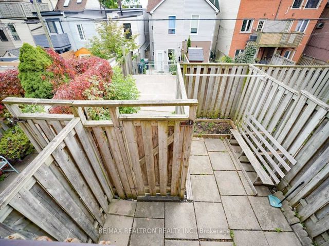59 - 275 Broadview Ave