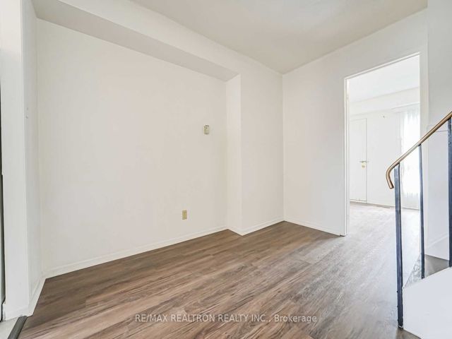 59 - 275 Broadview Ave
