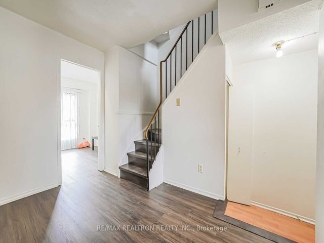 59 - 275 Broadview Ave