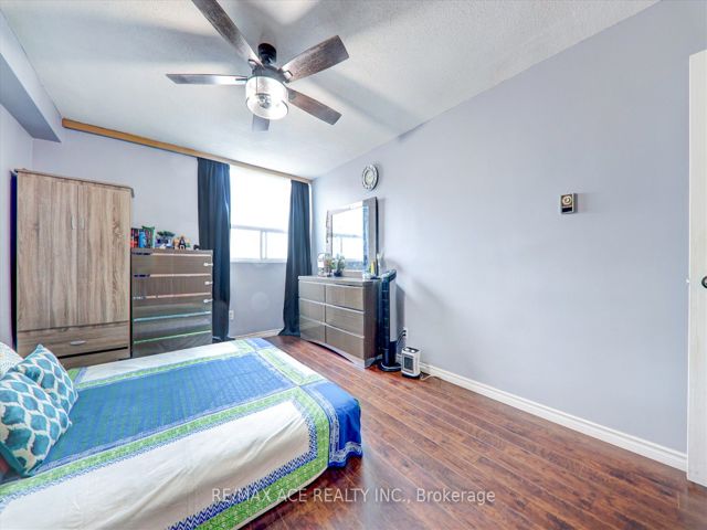 1101 - 20 Gilder Dr