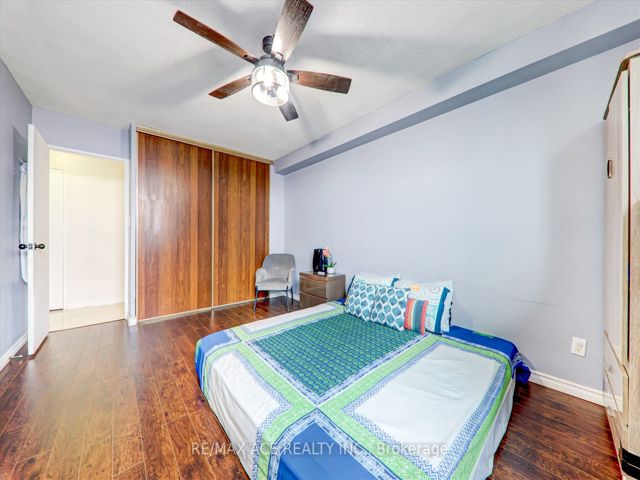 1101 - 20 Gilder Dr