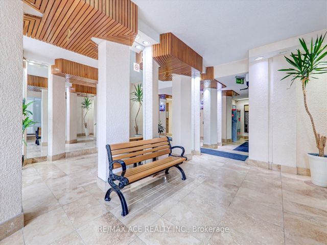 1101 - 20 Gilder Dr