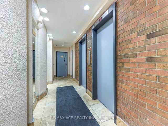 1101 - 20 Gilder Dr