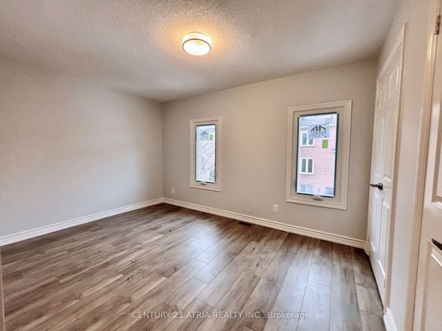 20 - 3 Reidmount Ave