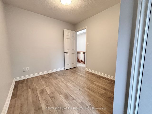 20 - 3 Reidmount Ave