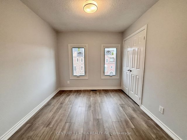 20 - 3 Reidmount Ave