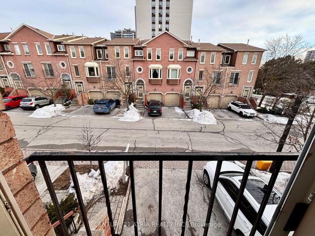 20 - 3 Reidmount Ave