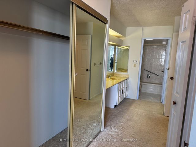 1111 - 2350 Bridletowne Circ