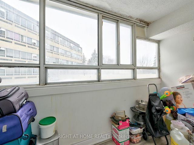220 - 5580 Sheppard Ave E