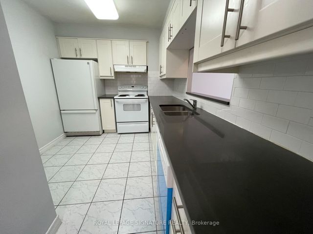 2528 - 68 Corporate Dr