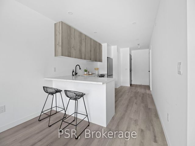 204 - 61 Orchard Park