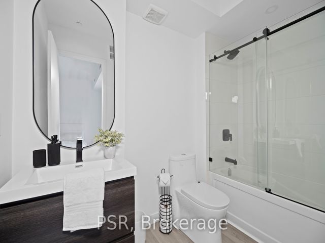 204 - 61 Orchard Park