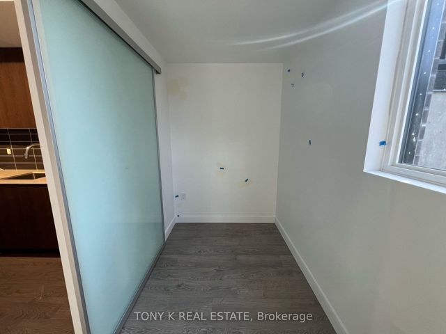 7 - 170 Clonmore Dr