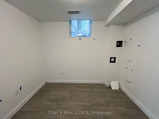 7 - 170 Clonmore Dr