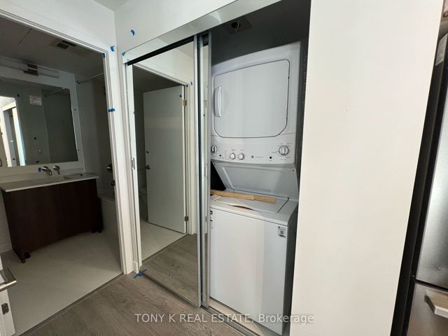 7 - 170 Clonmore Dr