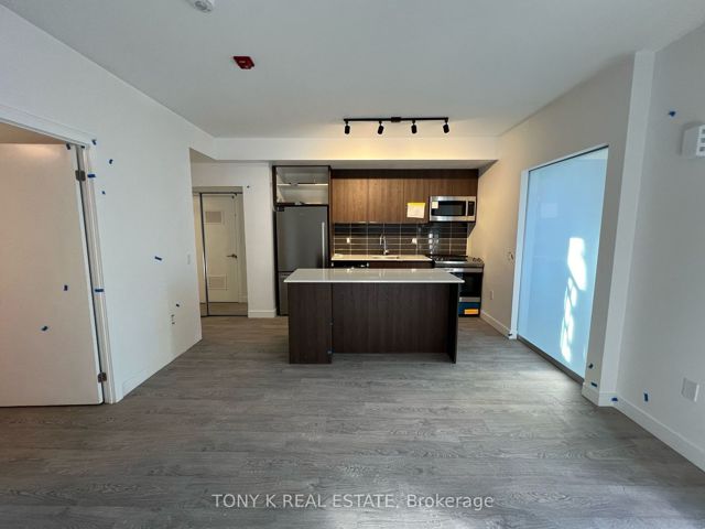 7 - 170 Clonmore Dr