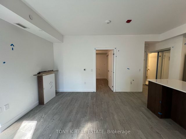7 - 170 Clonmore Dr