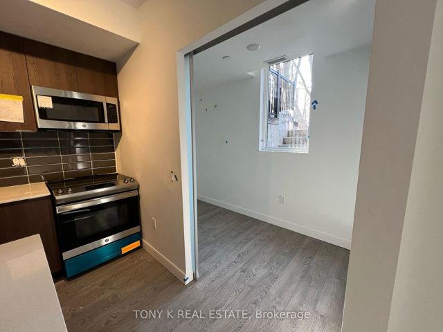 7 - 170 Clonmore Dr
