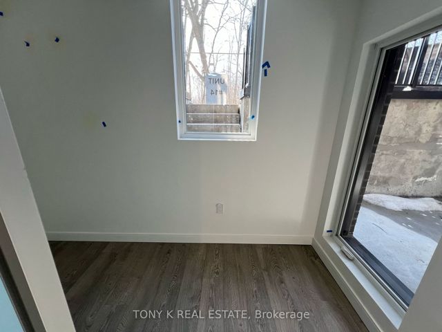 7 - 170 Clonmore Dr
