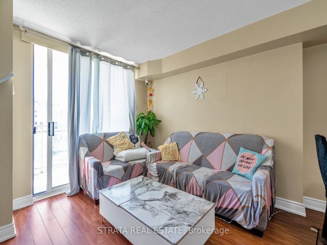 5i - 8 Rosebank Dr