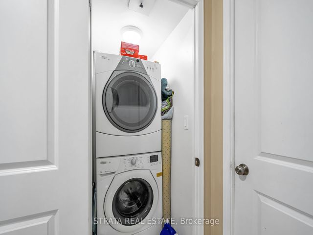 5i - 8 Rosebank Dr