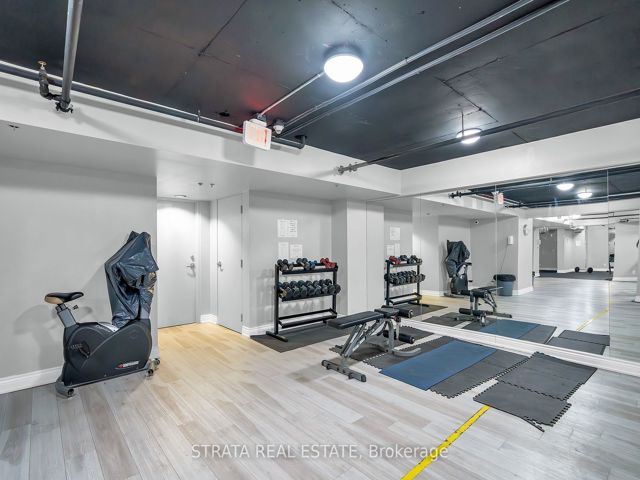 5i - 8 Rosebank Dr
