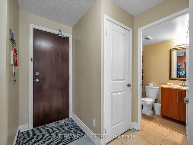 5i - 8 Rosebank Dr