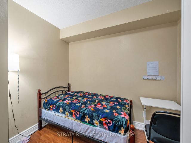 5i - 8 Rosebank Dr