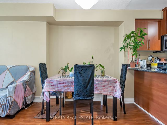 5i - 8 Rosebank Dr