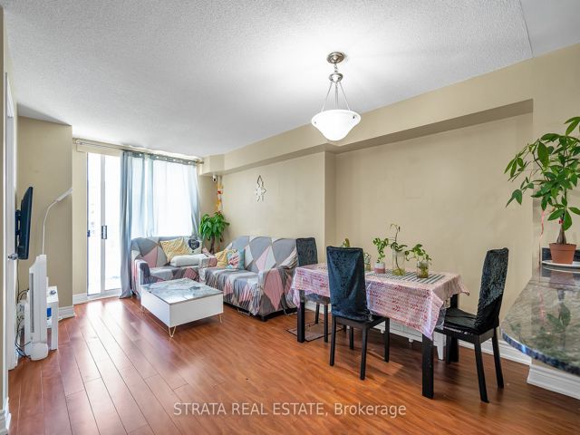 5i - 8 Rosebank Dr