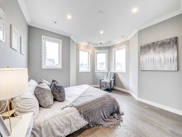 1808 - 19 Rosebank Dr