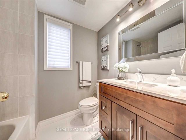 1808 - 19 Rosebank Dr