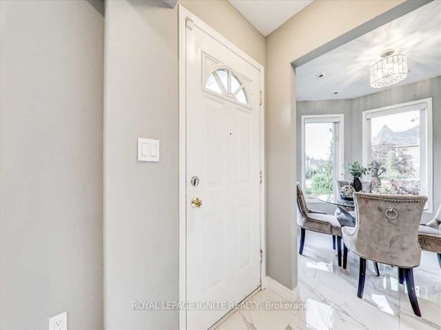 1808 - 19 Rosebank Dr