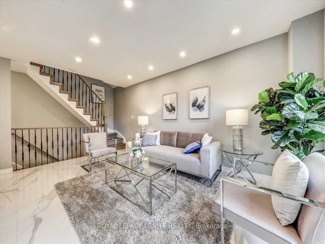 1808 - 19 Rosebank Dr