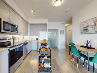 1110 - 3220 Sheppard Ave E