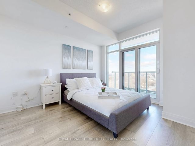 1110 - 3220 Sheppard Ave E