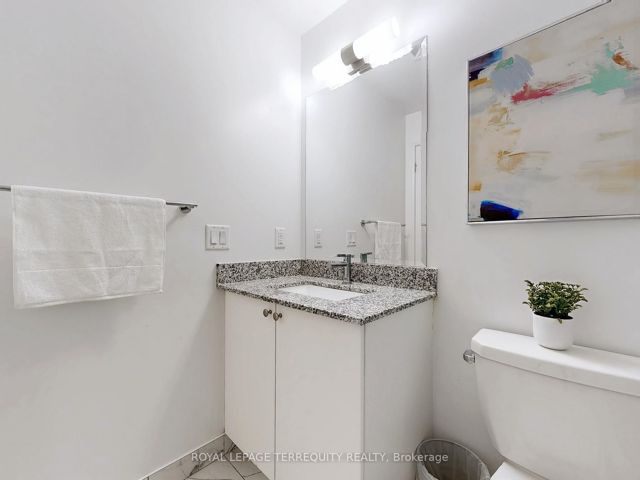 1110 - 3220 Sheppard Ave E