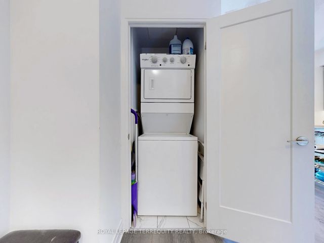 1110 - 3220 Sheppard Ave E