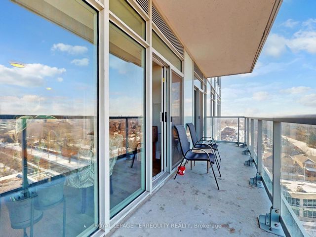 1110 - 3220 Sheppard Ave E