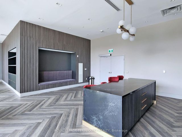 1110 - 3220 Sheppard Ave E