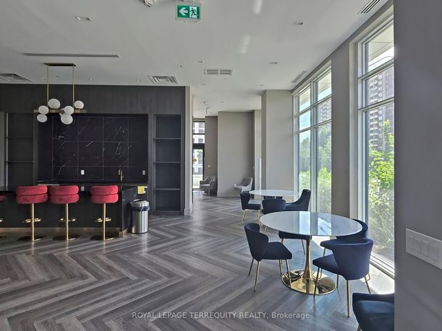 1110 - 3220 Sheppard Ave E
