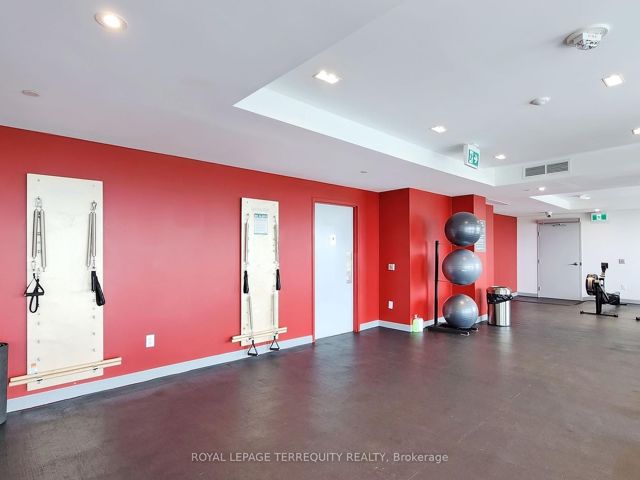 1110 - 3220 Sheppard Ave E