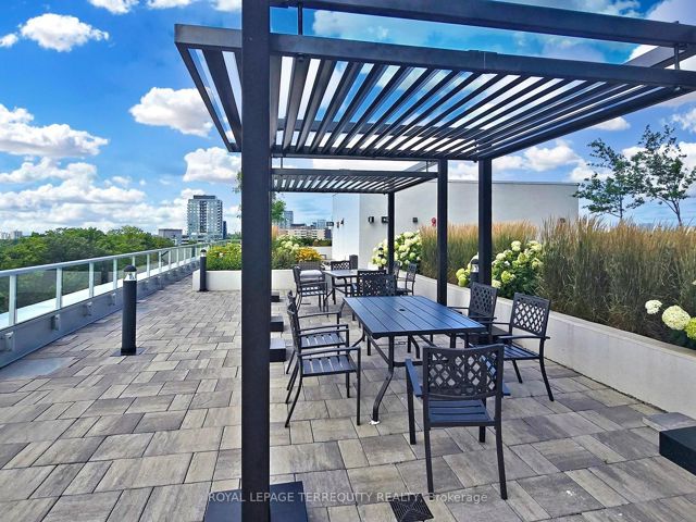 1110 - 3220 Sheppard Ave E