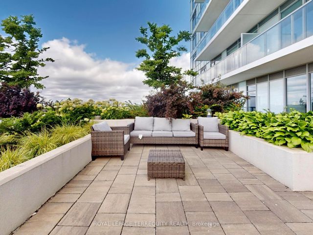 1110 - 3220 Sheppard Ave E