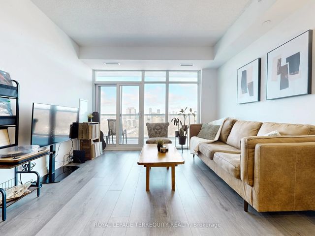 1110 - 3220 Sheppard Ave E